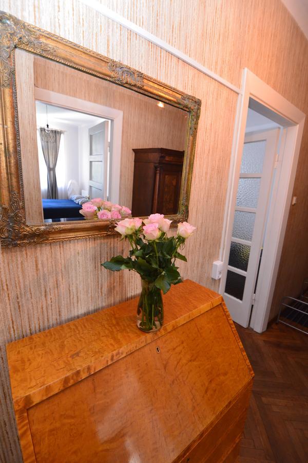 Appartamento Beatrises Apartamenti Riga Esterno foto